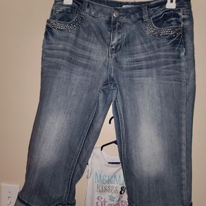 Fashion Bug capris jeans embroidery pockets